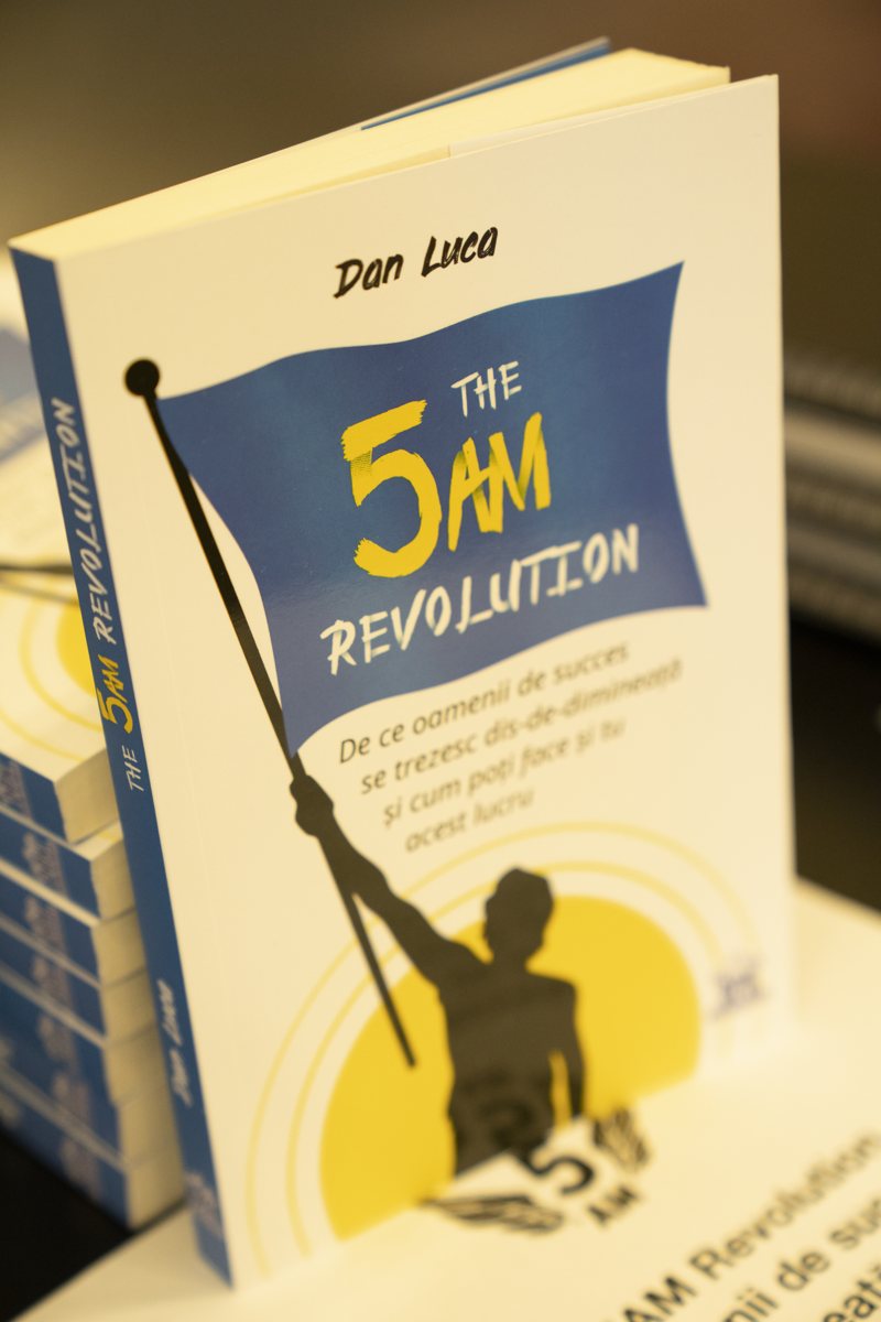 Cartea The 5 AM Revolution