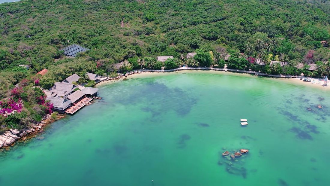 Golful de pe Whale Island, cu apă turcoaz